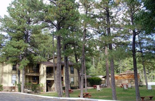 Village Lodge รุยโดโซ ภายนอก รูปภาพ